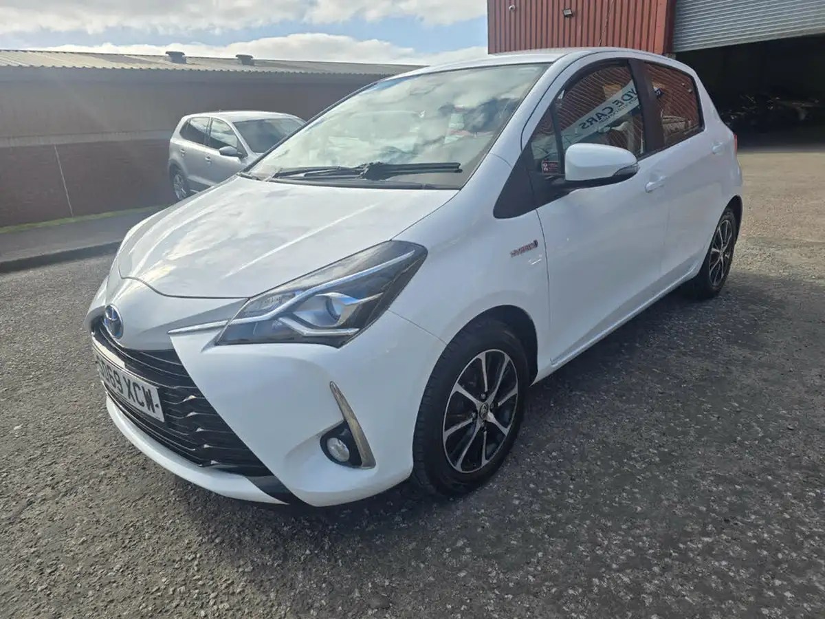 2019-toyota-yaris-15-vvt-i-icon-tech-98bhp-hybrid-1497cc-e-cvt-big-25