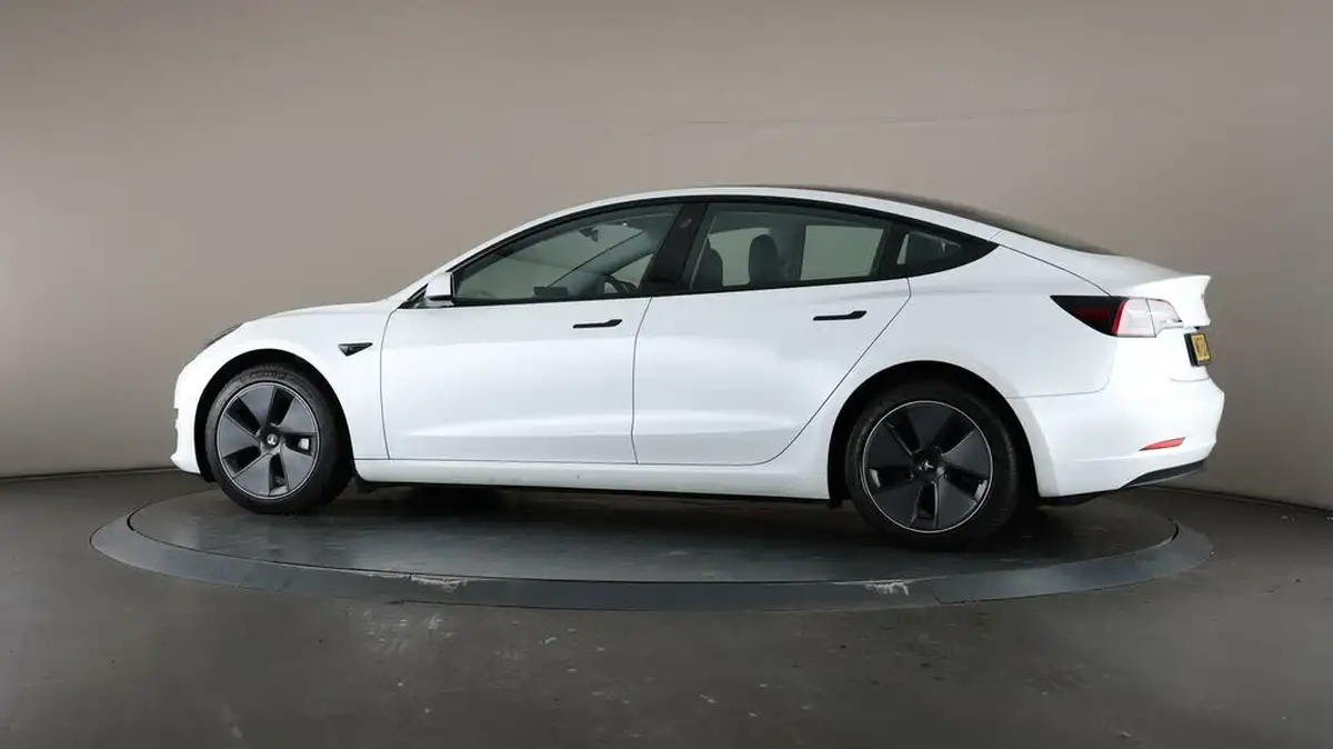 2021-tesla-model-3-e-long-range-awd-big-75