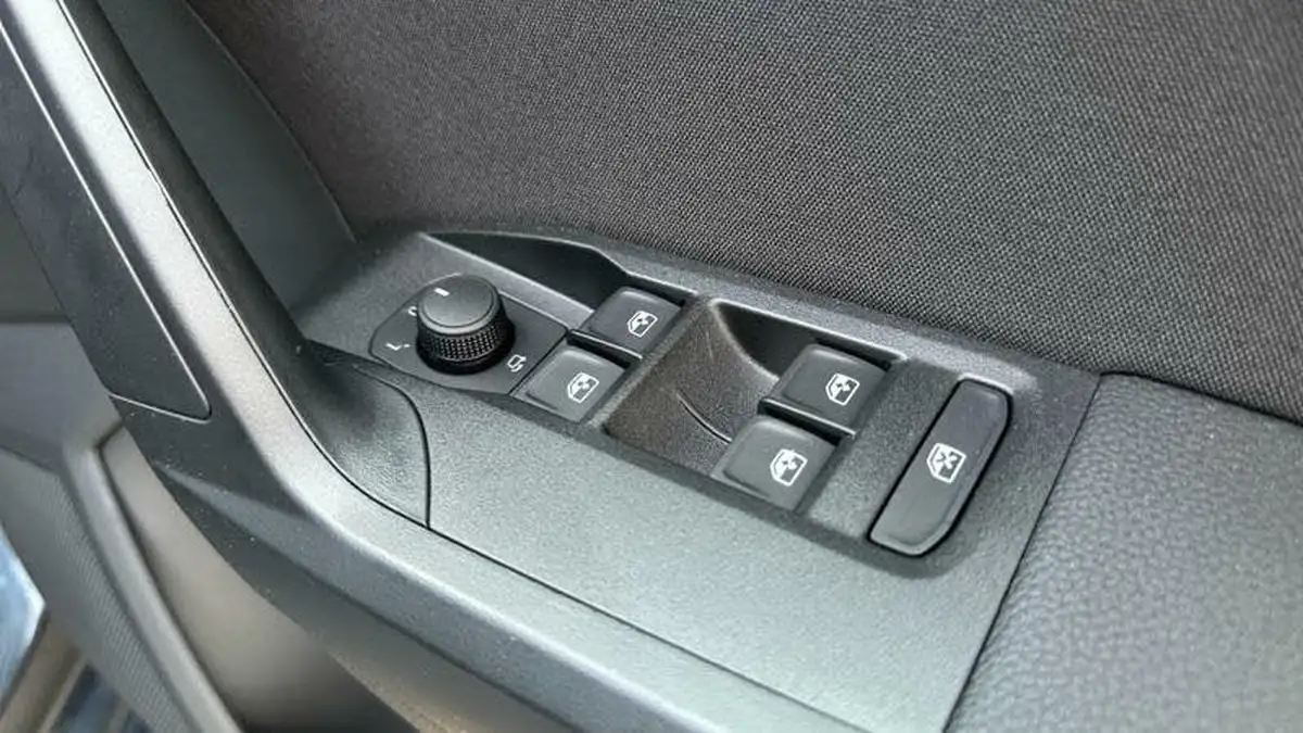 2025-seat-ibiza-10-tsi-fr-115ps-dsg-big-13