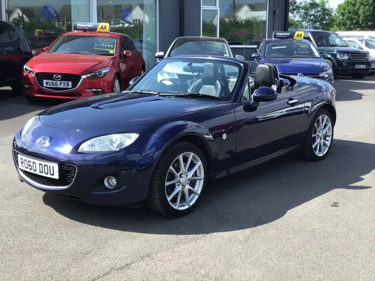 2010-mazda-mx-5-20-roadster-auto-big-3