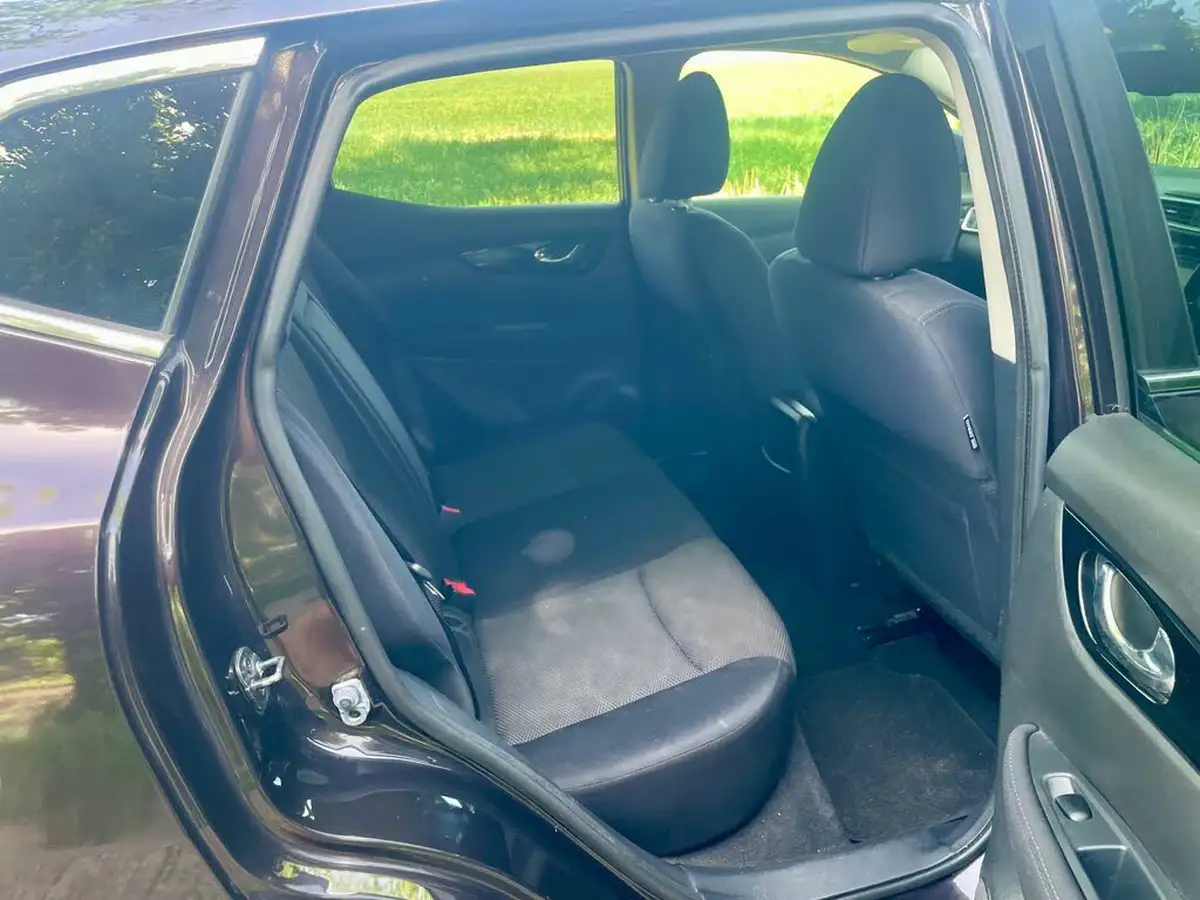 2014-nissan-qashqai-12-acenta-premium-big-35