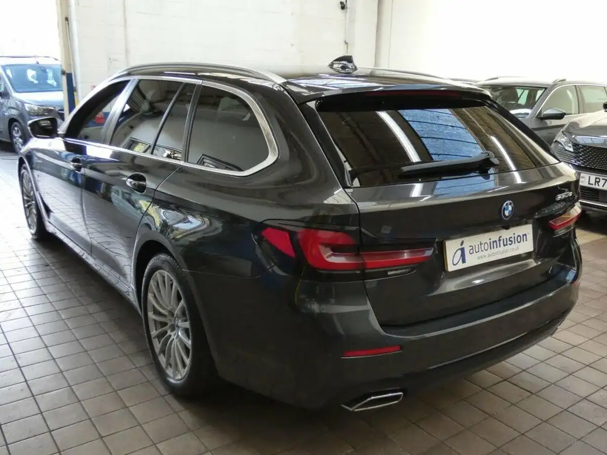 2022-bmw-5-series-20-530e-se-touring-5d-big-19