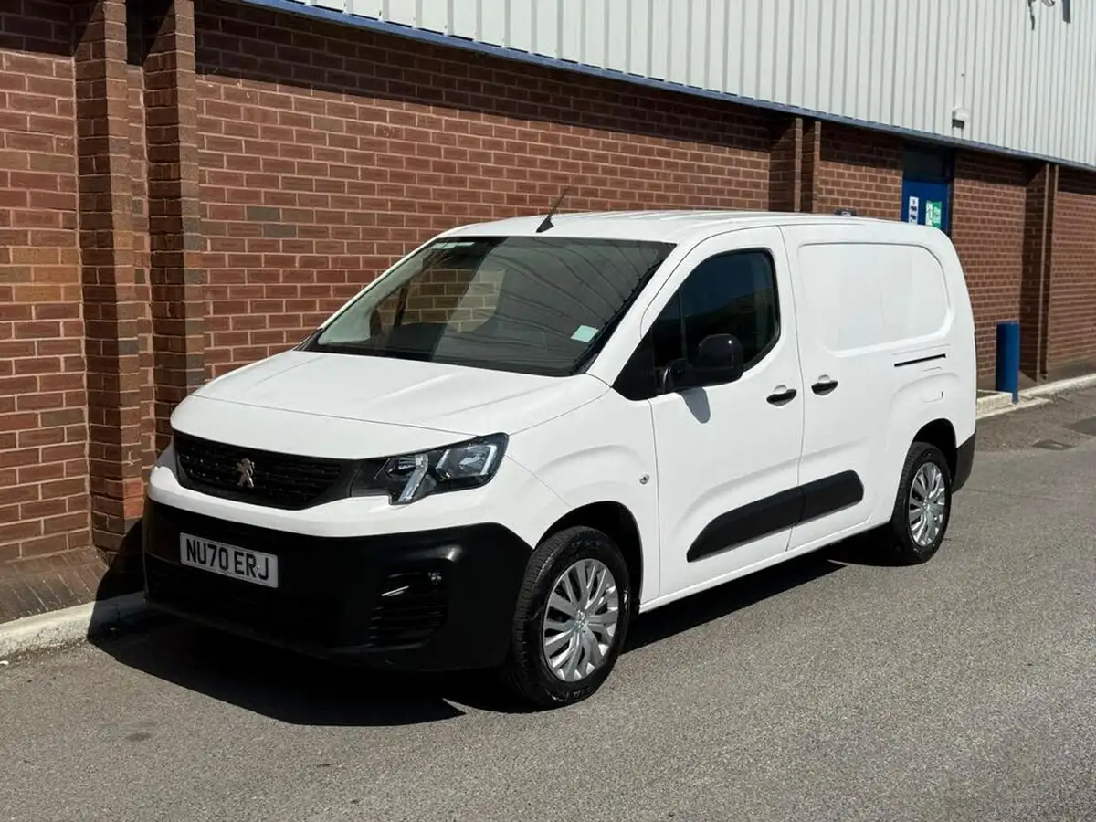 2020-peugeot-partner-15-bluehdi-950-professional-100ps-eu6dt-long-panel-big-0