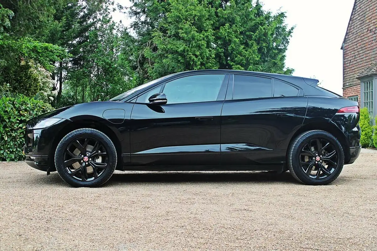 2023-jaguar-i-pace-ev400-hse-black-big-2