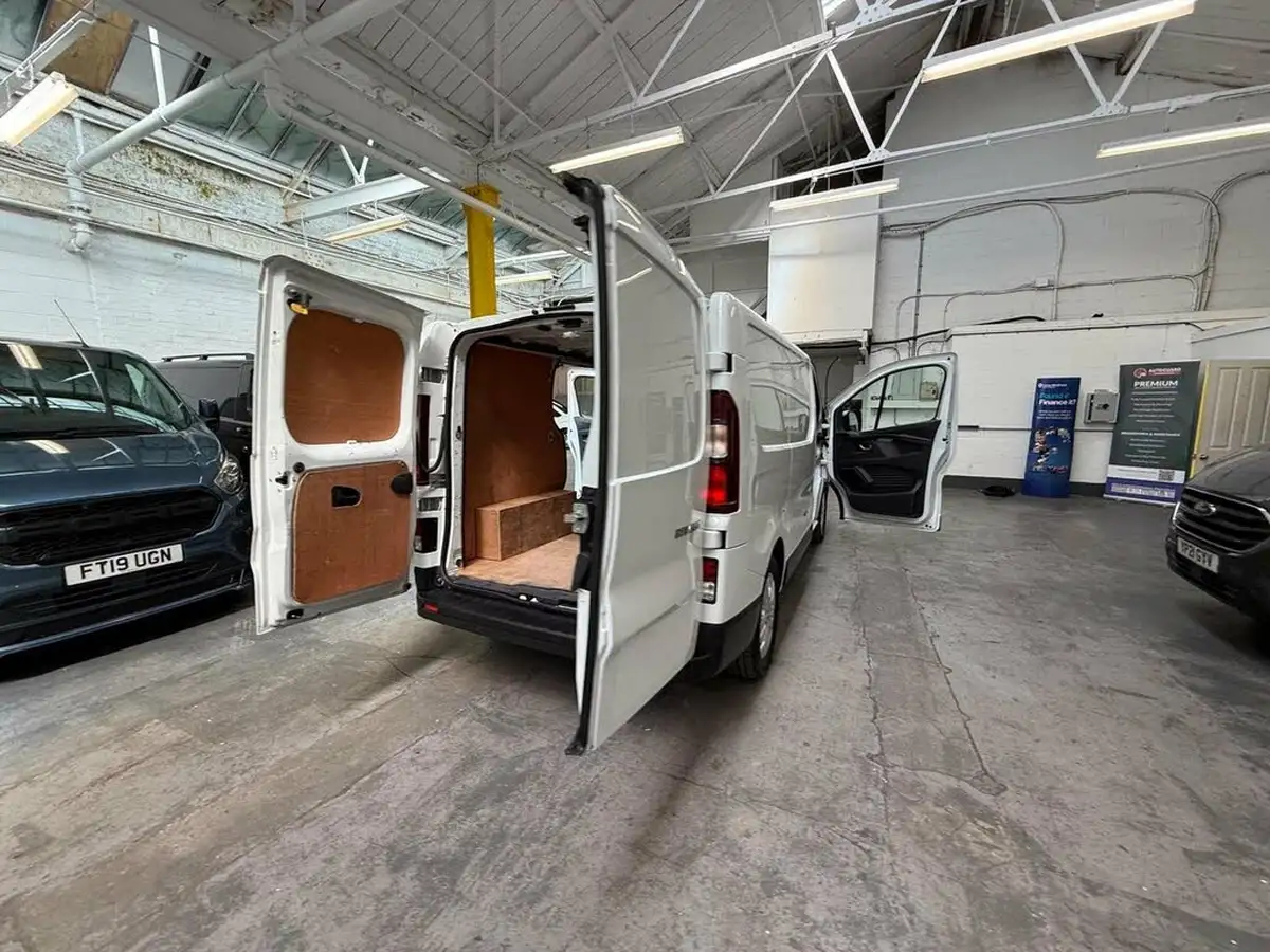 2022-renault-trafic-20dci-sl28-130-sport-big-45