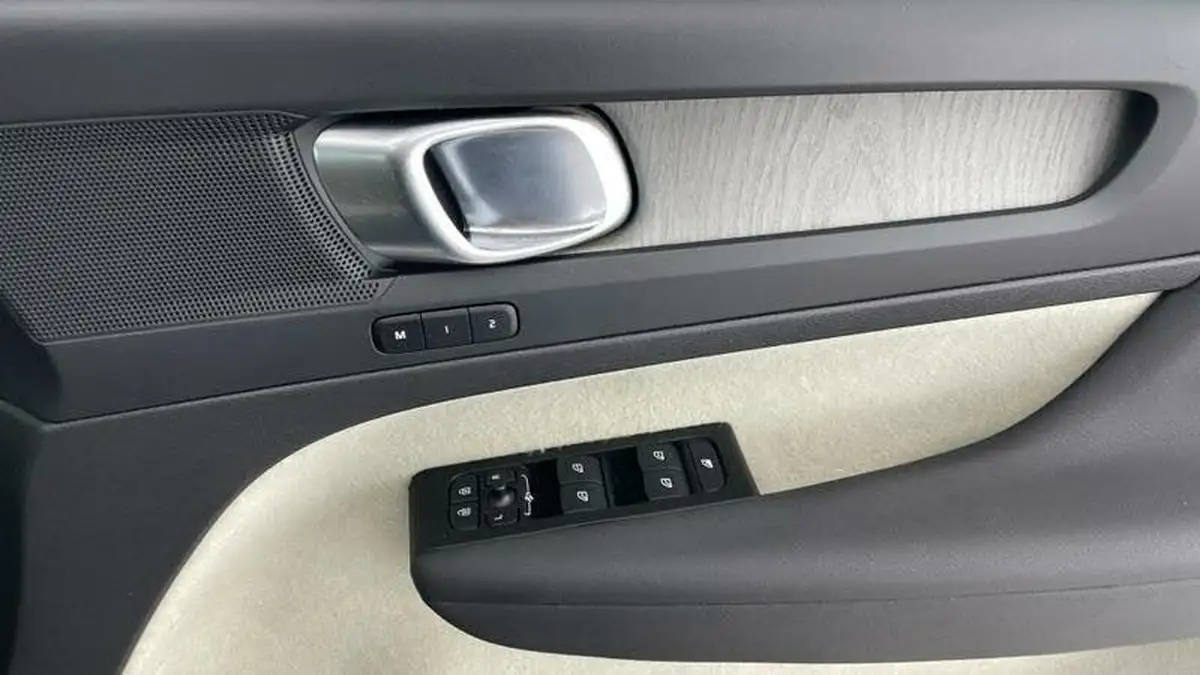 2021-volvo-xc40-15-t5-inscription-pro-258bhp-big-19