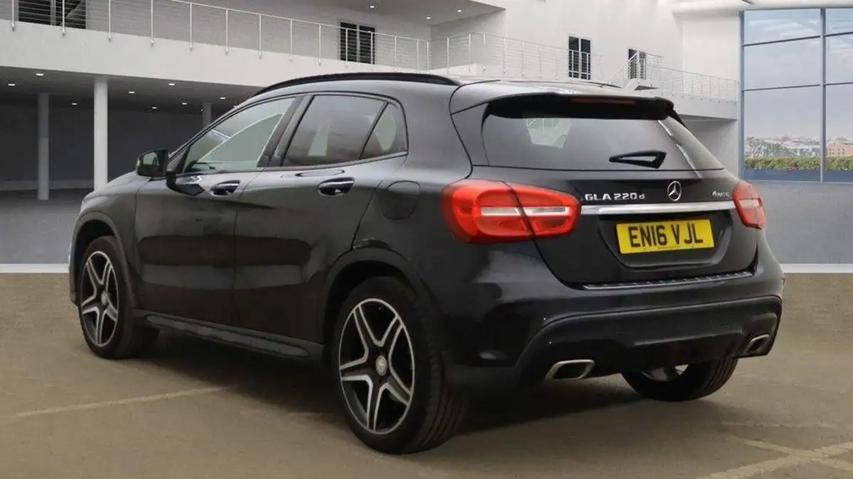 2016-mercedes-benz-gla-class-21d-gla-220d-amg-line-premium-plusss-7g-dct-big-4