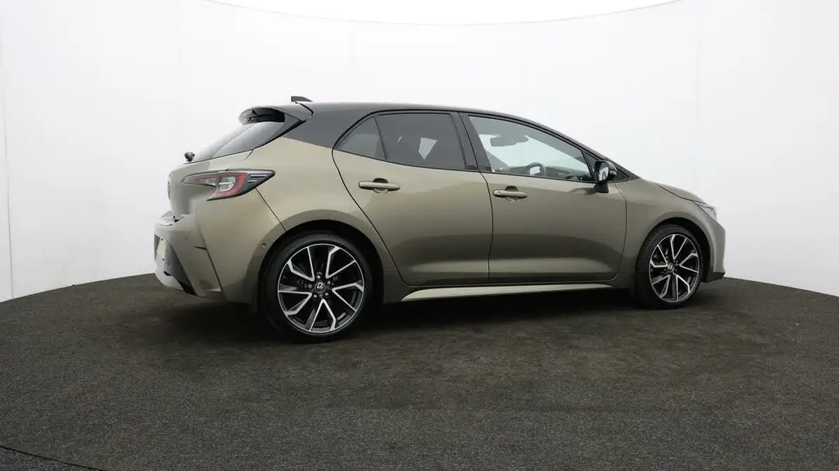 2022-toyota-corolla-18-vvt-i-excel-120bhp-trk-hatchback-big-33
