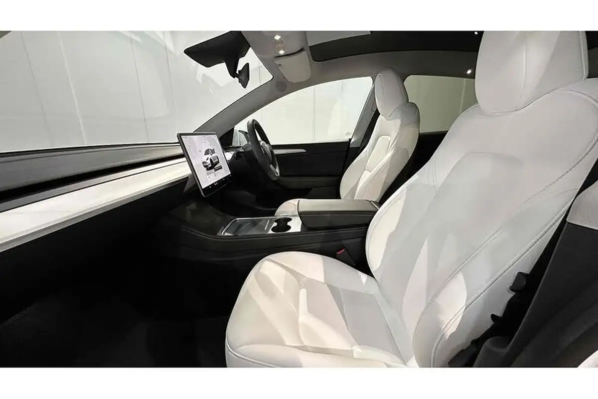 2023-tesla-model-y-e-performance-big-19