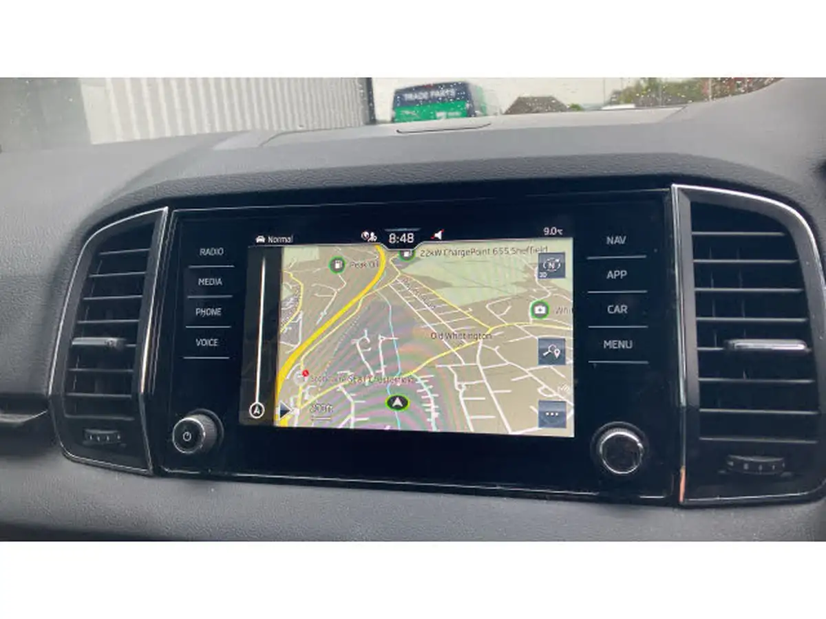 2022-skoda-karoq-15-tsi-se-l-big-27