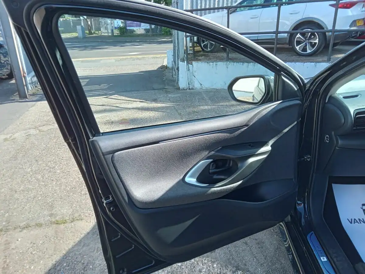 2021-toyota-yaris-15-vvt-i-icon-114bhp-hybrid-1490cc-e-cvt-big-14