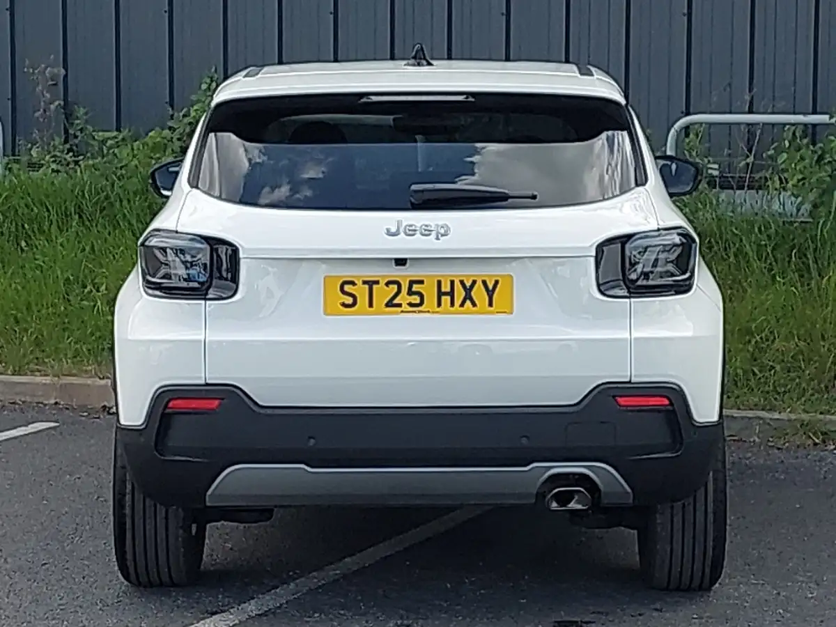 2025-jeep-avenger-12-gse-summit-big-15