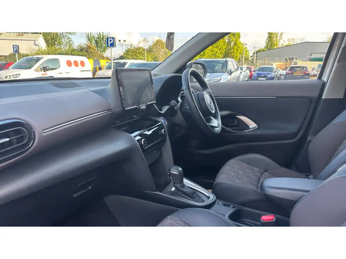 2024-toyota-yaris-cross-15-vvt-i-excel-awd-i-big-9