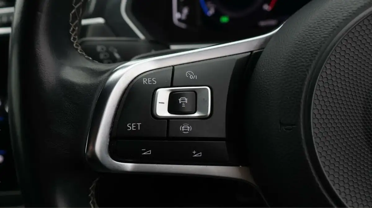 2020-volkswagen-tiguan-20tdi-r-line-tech-150ps-dsg-big-24