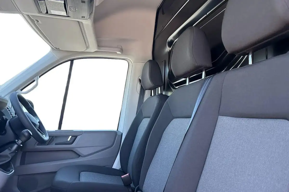 2024-volkswagen-crafter-20tdi-cr35-mwb-commerce-140pseu6d-panel-van-big-15