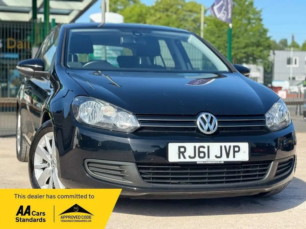 2011-volkswagen-golf-16td-blue-motion-match-5d-big-0