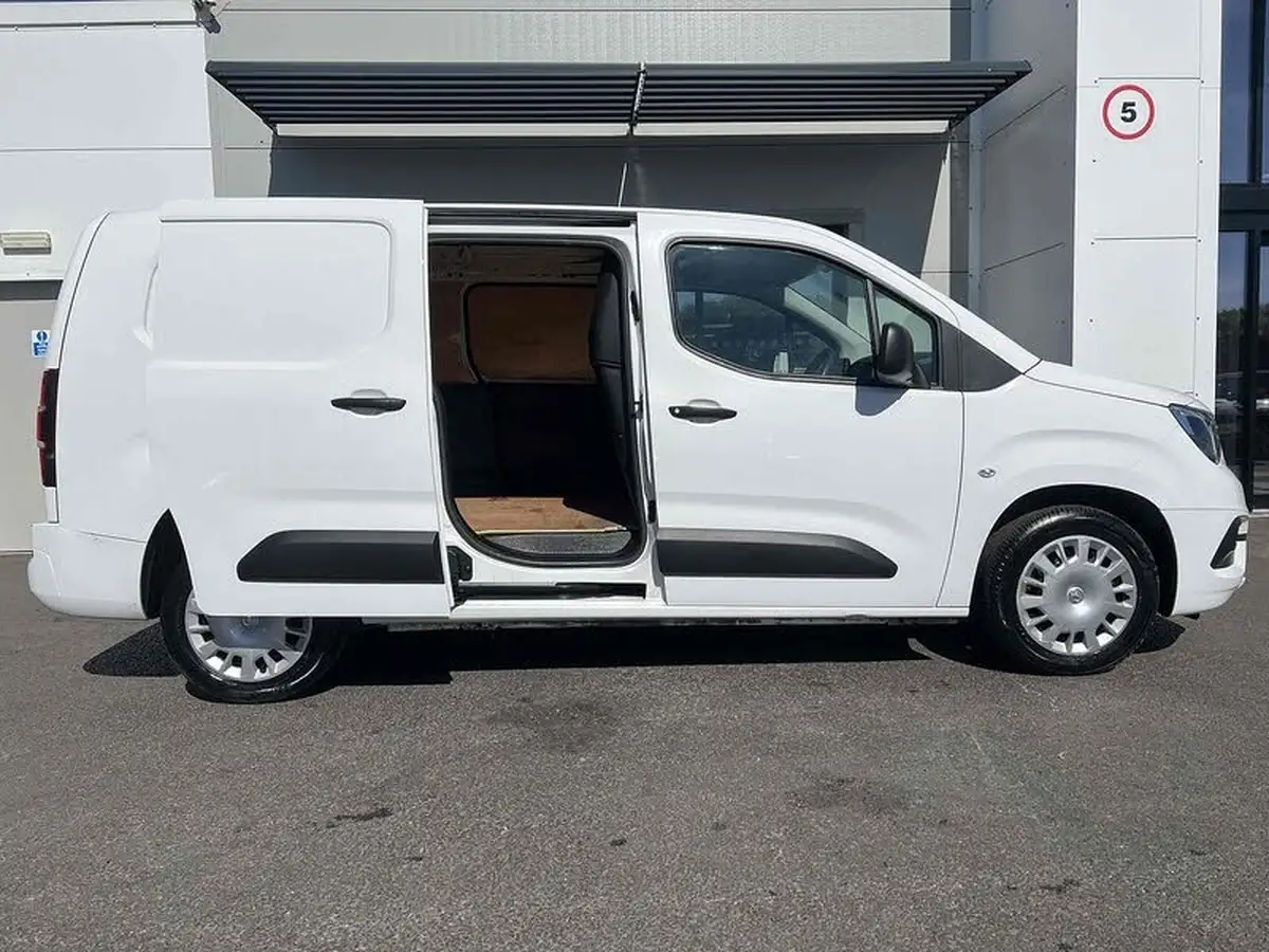 2020-vauxhall-combo-15cdti-sportive-2300-100pseu6d-t-l2h1-panel-big-18