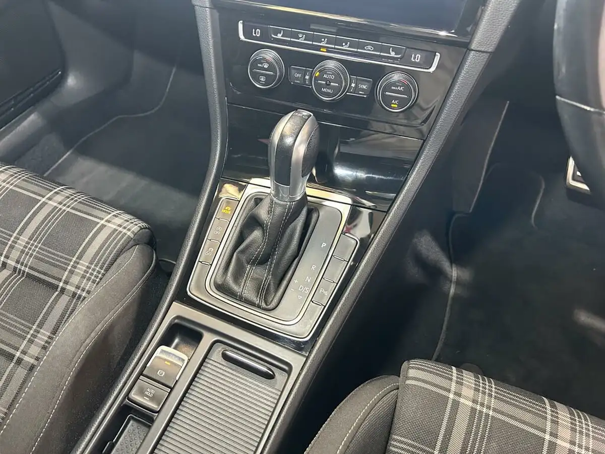 2018-volkswagen-golf-20tdi-gtd-hatchback-5d-dsg-big-14