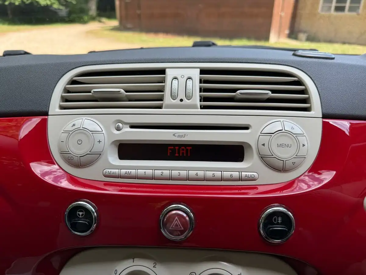 2015-fiat-500-12-lounge-ss-big-40