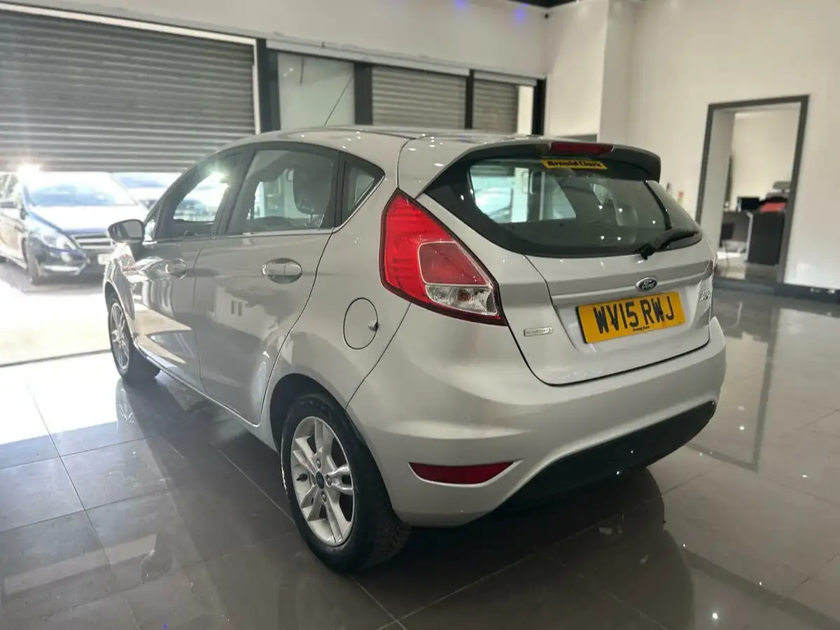 2015-ford-fiesta-10-zetec-100ps-e6-ecoboost-ss-5d-big-6
