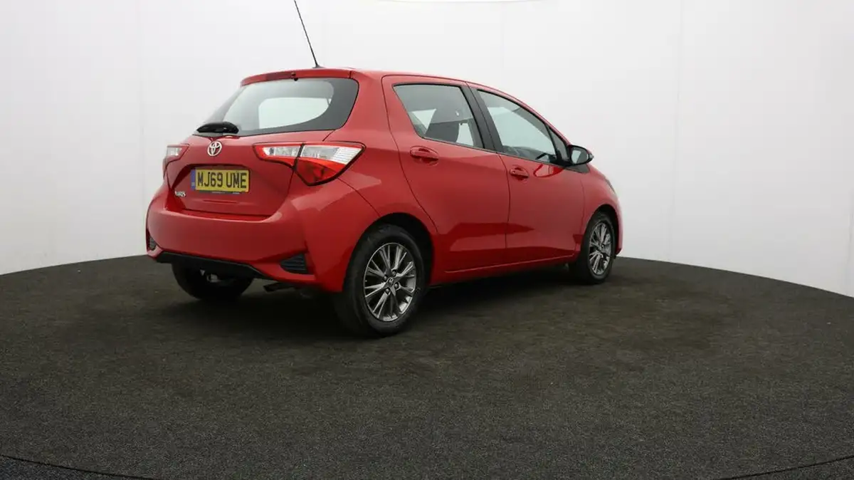 2020-toyota-yaris-10-vvt-i-icon-big-74