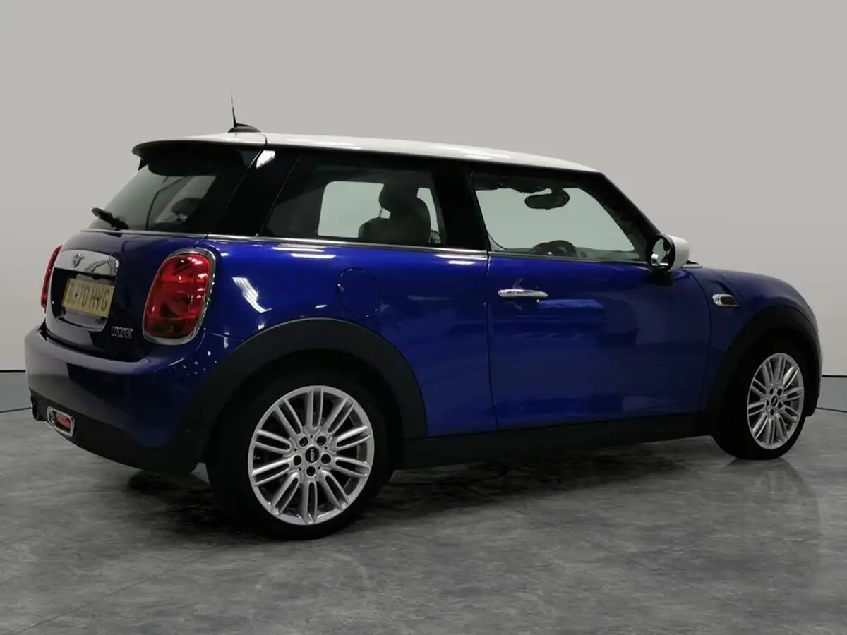 2021-mini-cooper-15-cooper-exclusive-series-ii-hatchback-3d-big-12
