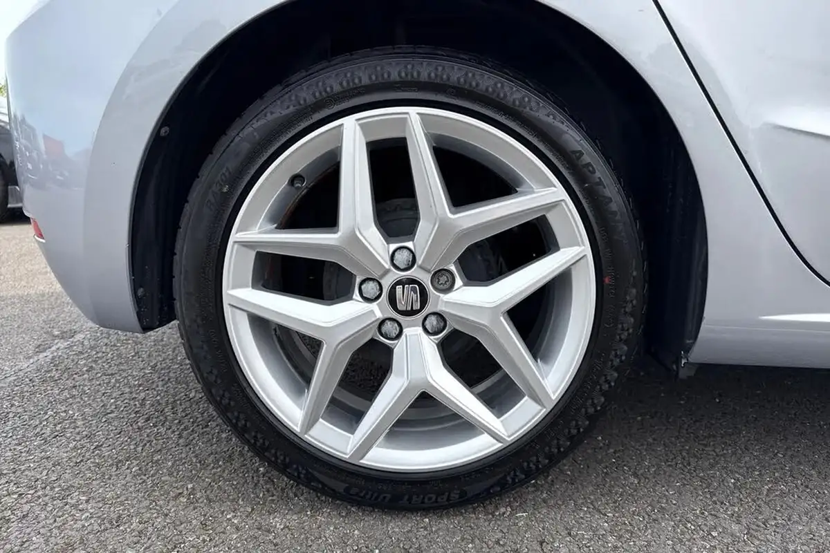 2020-seat-ibiza-10-mpi-fr-big-9