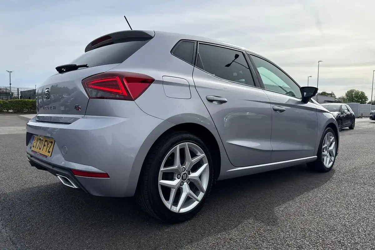 2020-seat-ibiza-10-mpi-fr-big-33