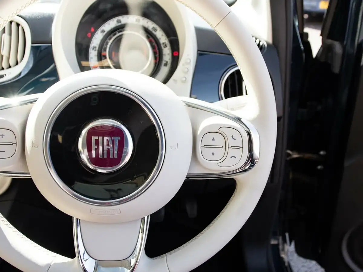 2021-fiat-500-10-dolcevita-big-18
