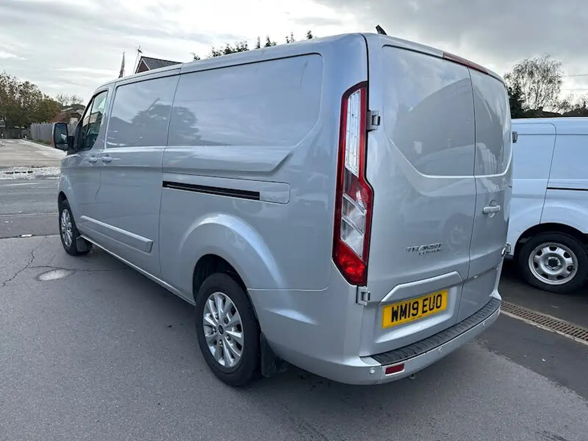 2019-ford-transit-custom-20tdci-300-l2h1-limited-130pseu6-panel-van-big-5