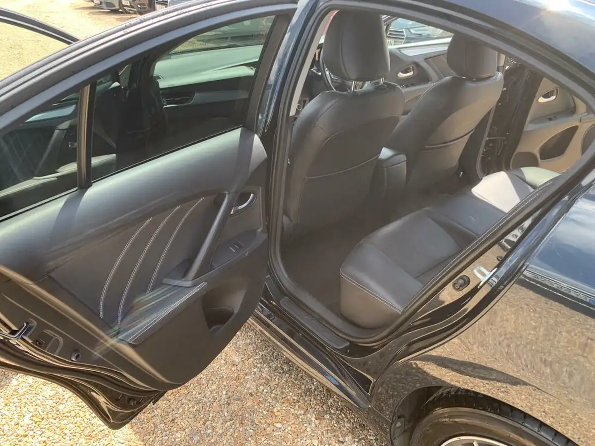 2017-toyota-avensis-20d-4d-business-edition-plus-saloon-4d-big-36