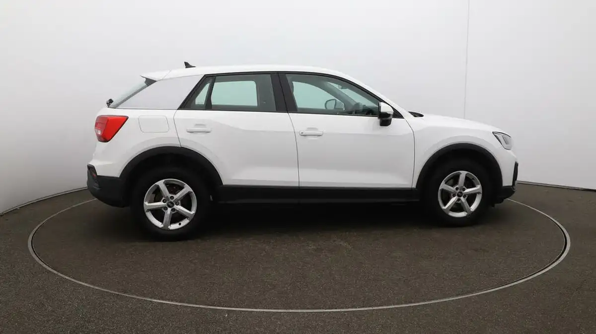 2022-audi-q2-10-30-tfsi-technik-big-49