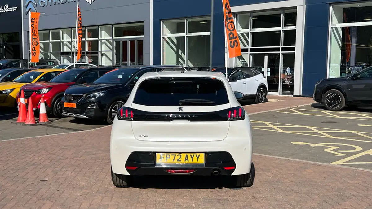 2022-peugeot-208-12-puretech-allure-premium-100ps-big-8