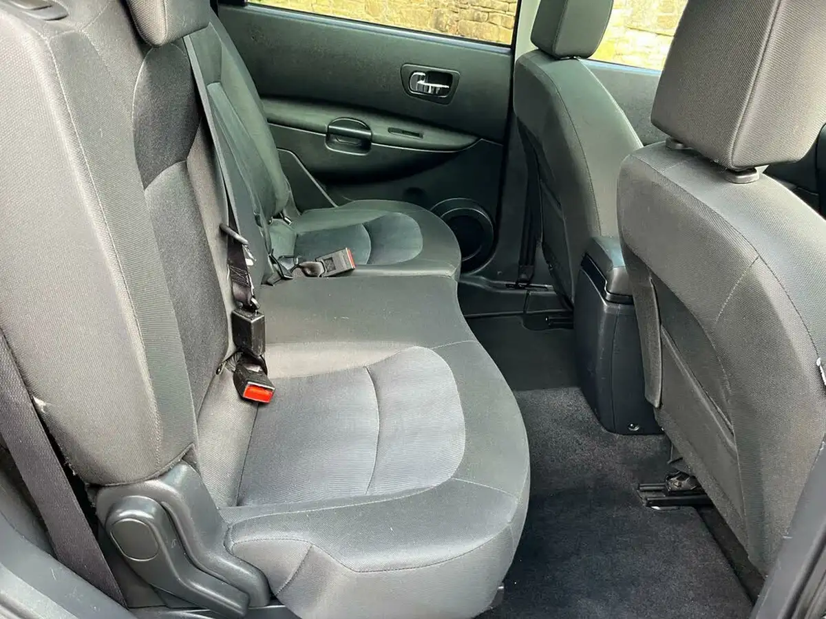2011-nissan-qashqai2-15td-n-tec-big-22