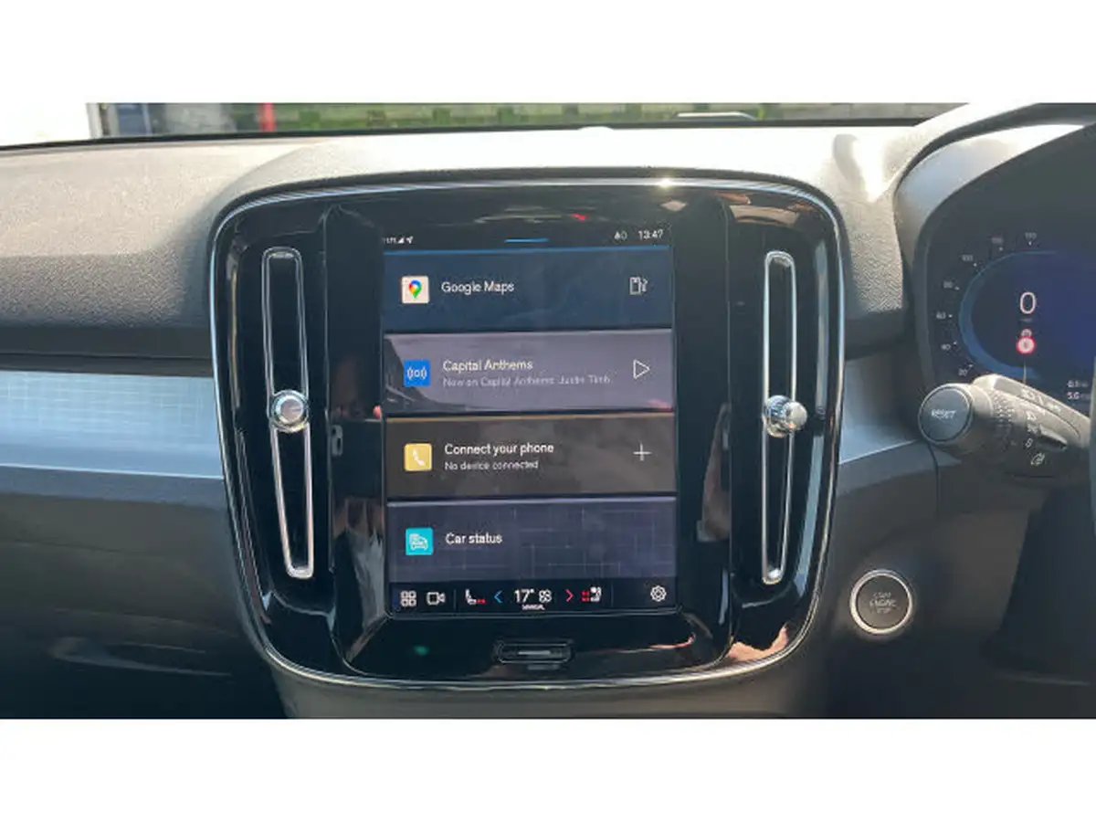 2024-volvo-xc40-20-b4-plus-big-27
