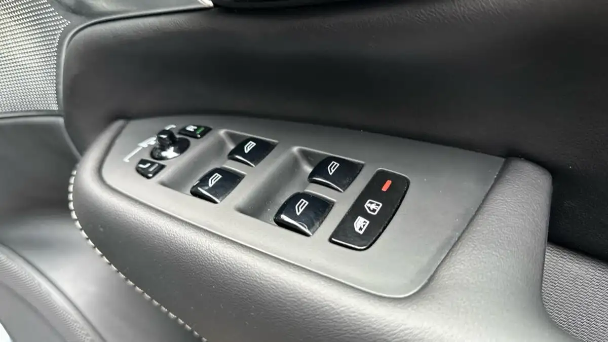 2024-volvo-xc90-20-b6-ultimate-big-22