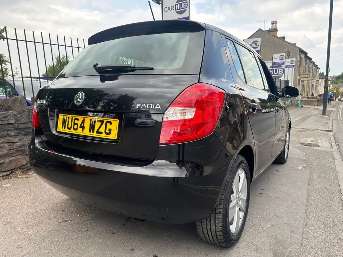 2014-skoda-fabia-12-se-12v-69ps-hatchback-1198cc-big-5