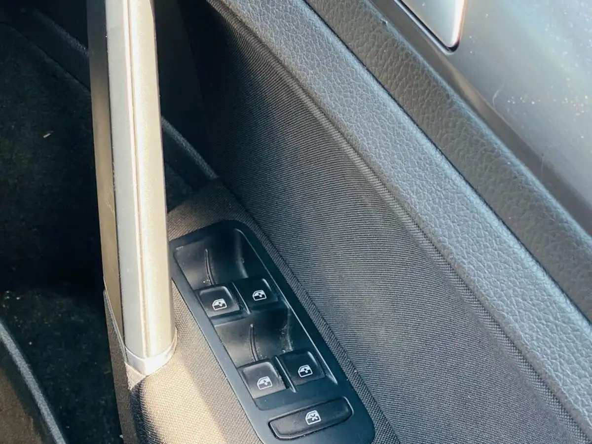 2019-volkswagen-golf-e-e-golf-big-23