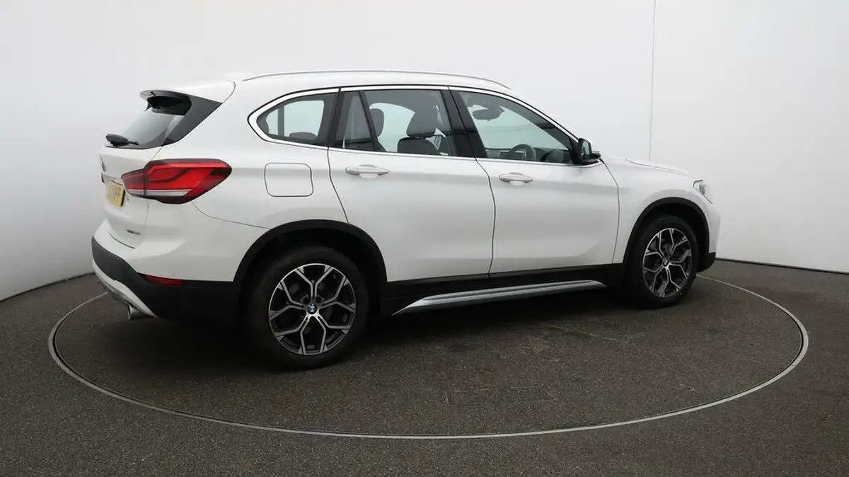 2021-bmw-x1-20-sdrive20i-xline-big-52