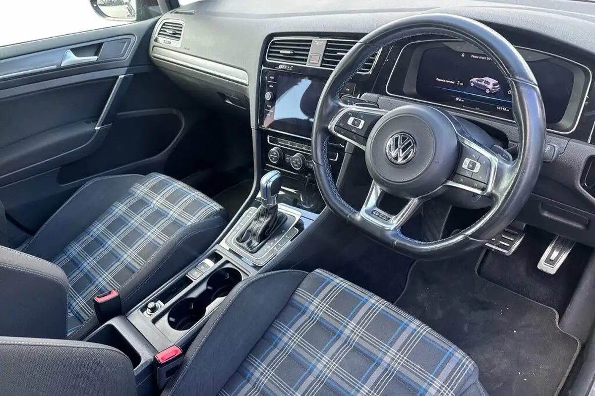 2018-volkswagen-golf-14-tsi-gte-big-8