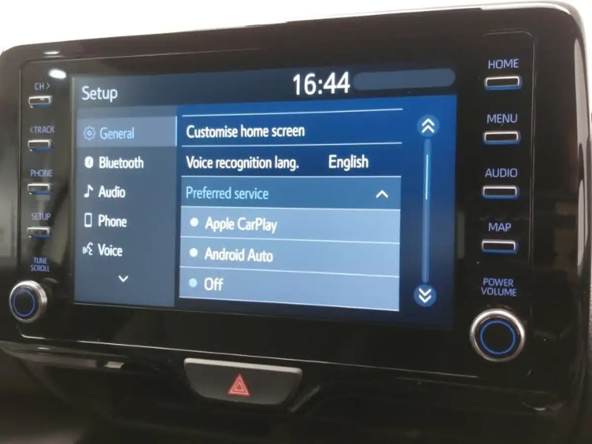 2021-toyota-yaris-15-vvt-i-design-panoramic-roof-big-10