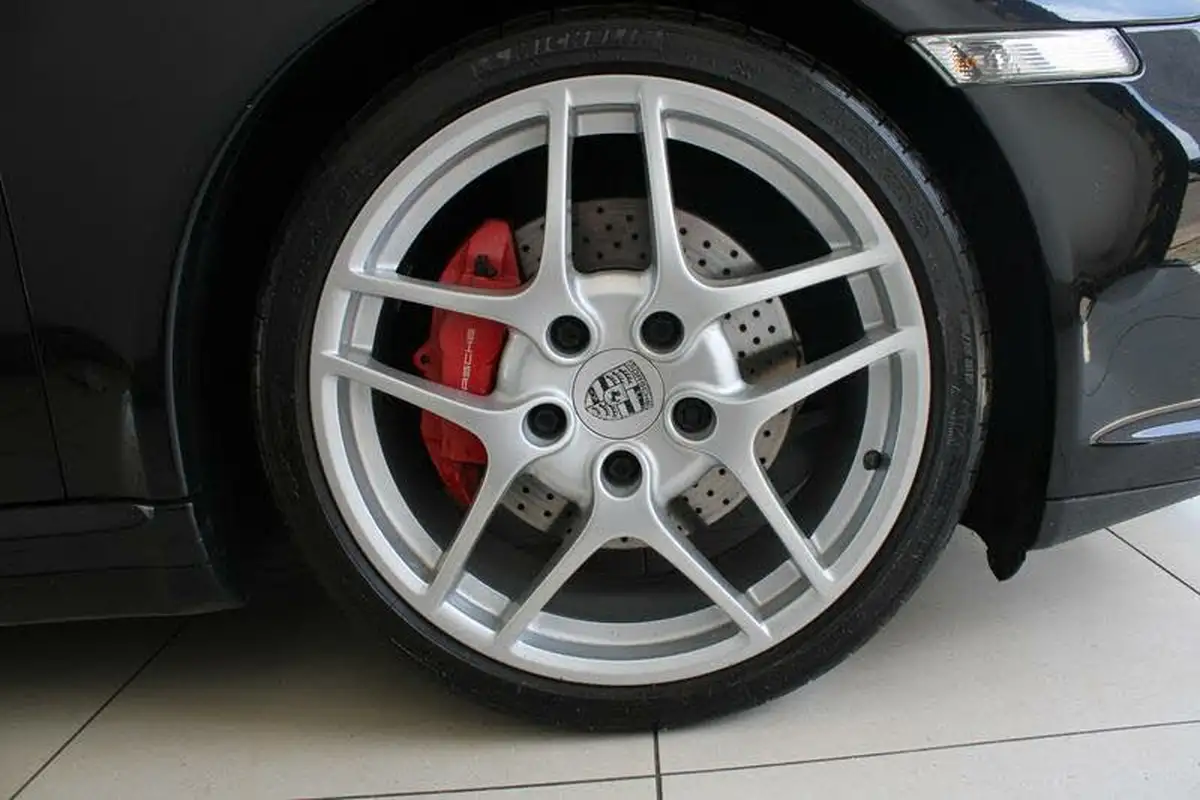 2023-porsche-taycan-e-turbo-s-big-3