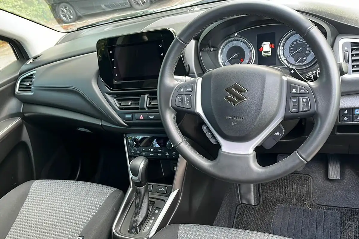 2024-suzuki-s-cross-15-motion-big-10