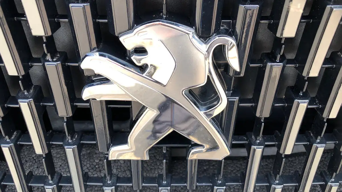 2022-peugeot-2008-suv-12-puretech-gt-big-17
