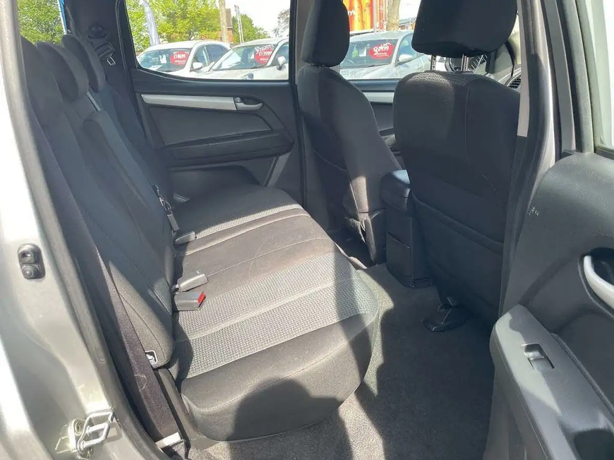 2013-isuzu-d-max-25td-yukon-big-11