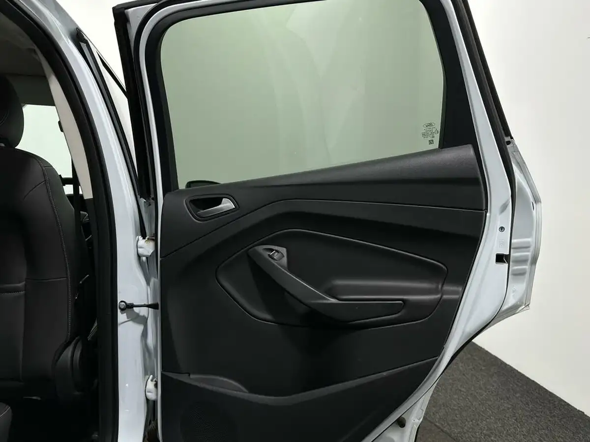 2017-ford-kuga-20tdci-titanium-150ps-big-37