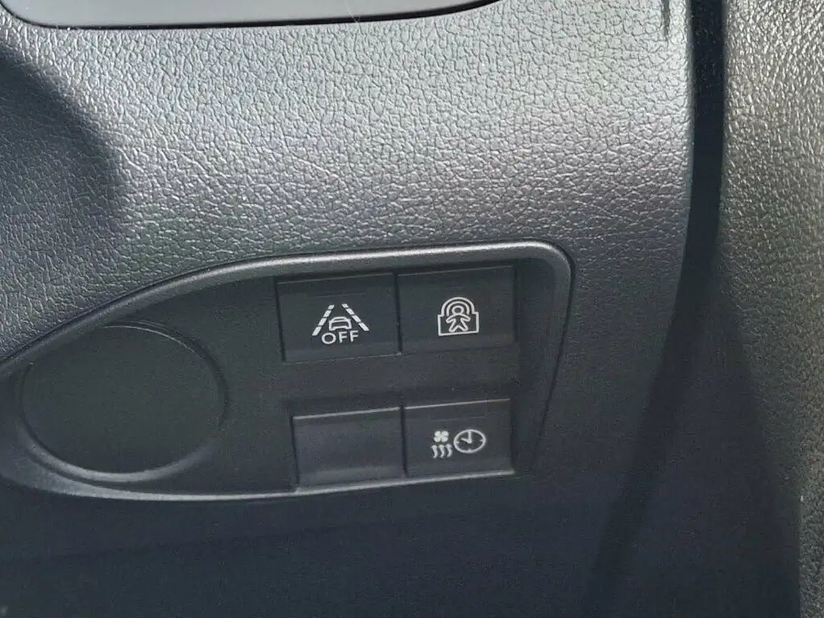 2023-vauxhall-combo-life-e-design-xl-big-30
