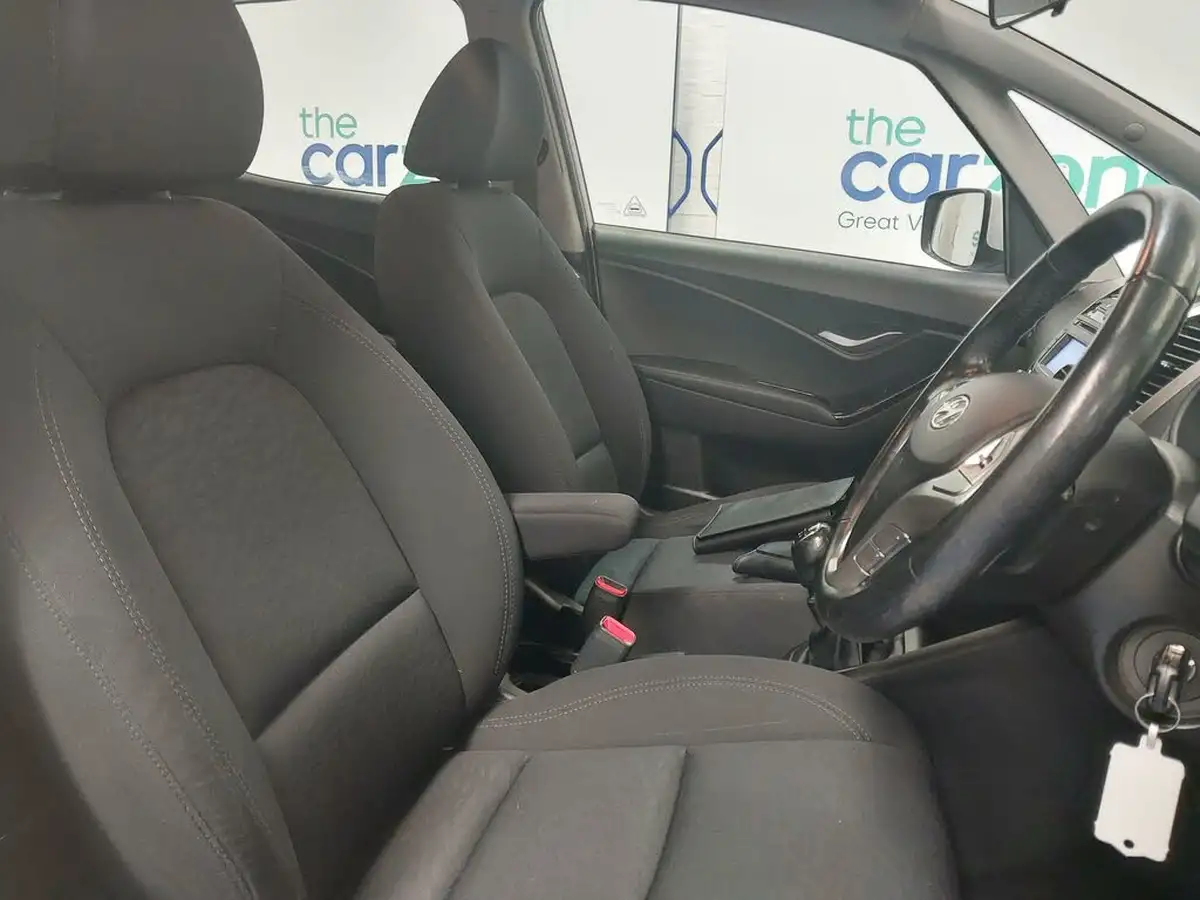 2014-hyundai-ix20-14-active-89bhp-big-11