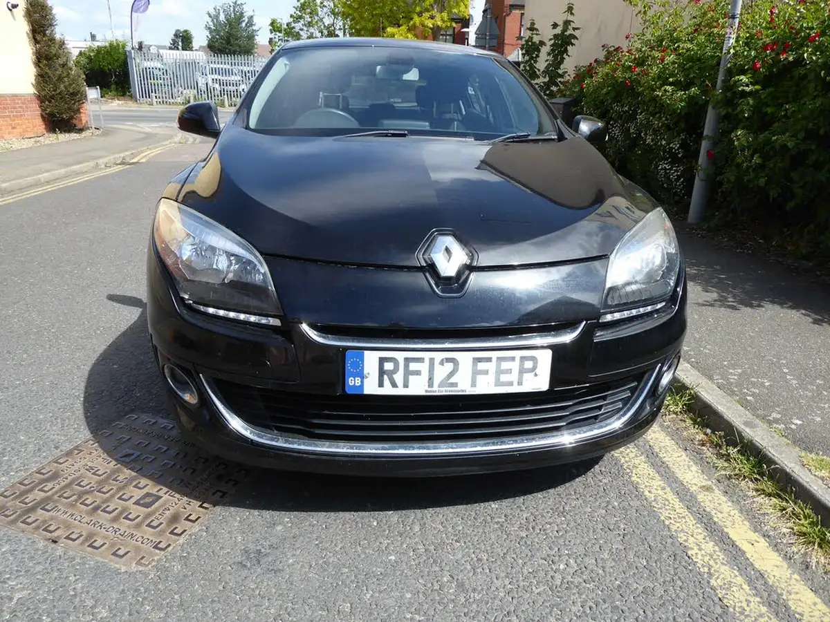2012-renault-megane-15dci-dynamique-tom-tom-hatchback-5d-big-2