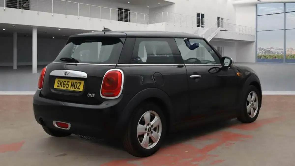 2015-mini-cooper-12-one-ss-3d-big-3